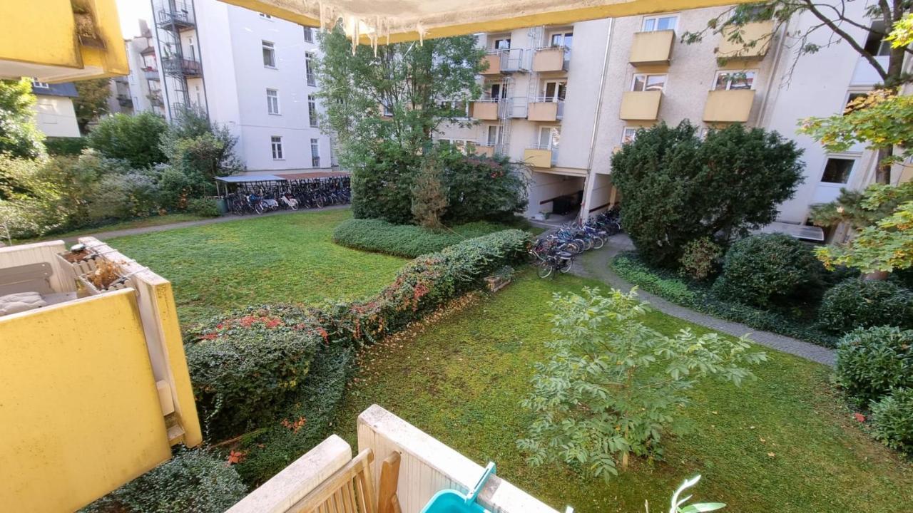 Schwabing Studio With Garden Views München Buitenkant foto