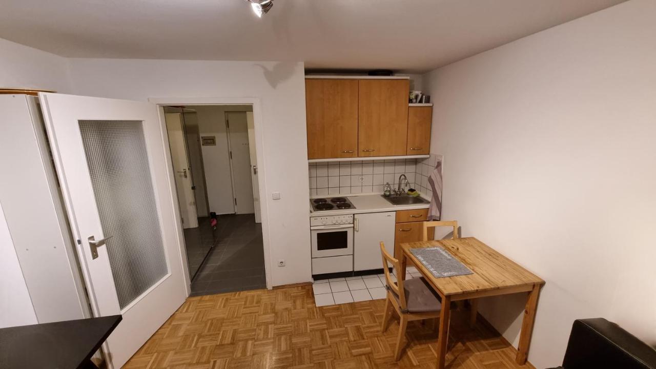 Schwabing Studio With Garden Views München Buitenkant foto